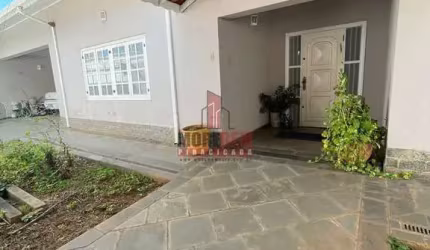 Casa no Bairro Nova Piracicaba,  4 quartos, 2 suítes, 2 vagas de garagem, 375 m²
