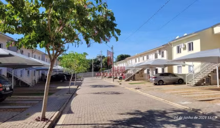 Casa e condomínio com 2 dorms, toda planejada, 1 vaga.