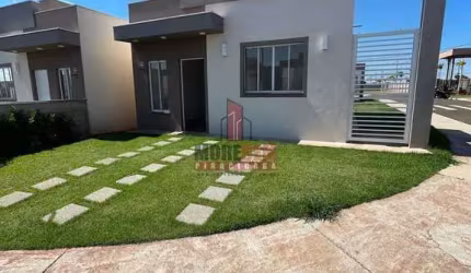 Casa de 2 dorms em condomínio fechado