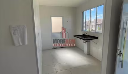 Casa de 2 dorms em condomínio fechado