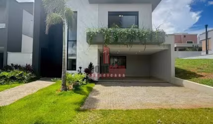 Casa a Venda com 3 suítes, escritório e 5 banheiros