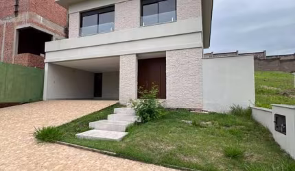 Lindo Sobrado no Condominio Damha 1 com 243m², 3 Suítes, 1 Closet e Piscina