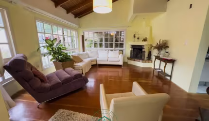 Casa 3 dormitórios 2 suítes master 1demi-suíte - Ressacada - Itajaí