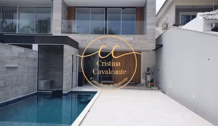 Residência Exclusiva à Venda: Casa Contemporânea Triplex na Barra da Tijuca, RJ - 4 Quartos, 3 Suítes, Piscina e Sotão