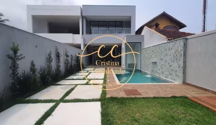 RIO MAR - Casa contemporânea triplex à venda em Barra da Tijuca, Rio de Janeiro: 4 suítes, 350m², 3 vagas, piscina e sauna!