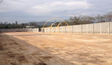 Oportunidade única: Terreno comercial de 3.300m² em Santa Cruz, Rio de Janeiro-RJ, totalmente legalizado com RGI!