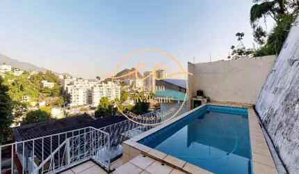 Oportunidade única: Casa duplex à venda no Pechincha, Rio de Janeiro-RJ! 5 quartos, 1 suíte, 4 banheiros, 1 sala, 4 vagas de garagem e 350m² de área. Conheça já!