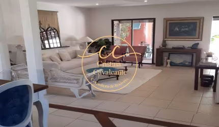 Casa de luxo com 4 quartos e 2 suítes na Barra da Tijuca - Rio de Janeiro-RJ: 612m², 7 vagas e piscina!