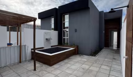 Bela casa com piscina em Valentina!!