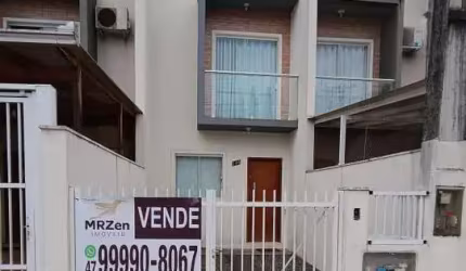 Casa / Sobrado para Venda em Joinville, Santa Catarina, 2 dormitórios, 2 banheiros, 1 vaga
