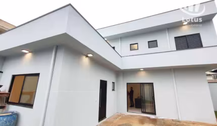 Casa com 2 dormitórios à venda, 100 m² por R$ 660.000,00 - Jardim Europa - Jaguariúna/SP