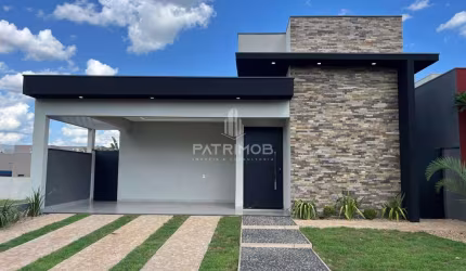 Casa térrea c/ 03 Suítes + piscina - em Residencial Portal da Mata
