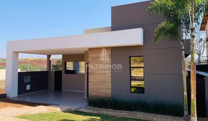 Casa Térrea em Condomínio com 03 Suítes e Piscina na Vila do Golfe, Ribeirão Preto