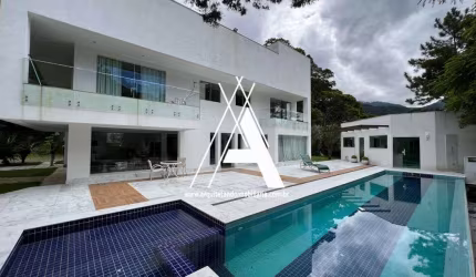 Belíssima casa com fino acabamento em Teresópolis