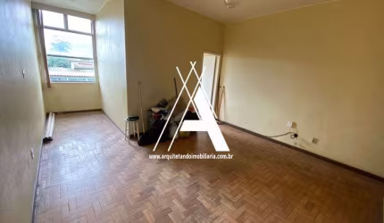 Apartamento próximo à Feirinha do Alto, com várias opções de comércio e serviços