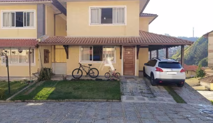 Linda Casa à Venda em Condomínio Fechado em Araras!!!