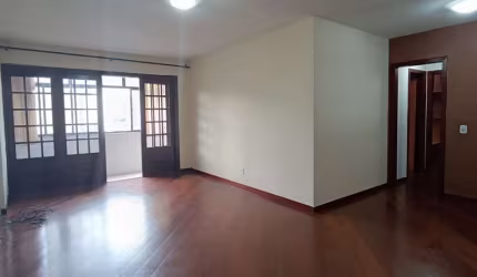 Apartamento amplo em Agriões, 2 Quartos +Depend Completa. Varanda c/ linda vista