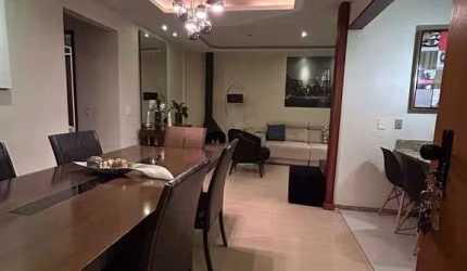 Apartamento amplo com 2 Quartos, lindo condomínio completo e ótima localização.