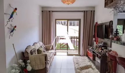 Excelente apartamento  com 2 quartos á cinco minutos do centro.