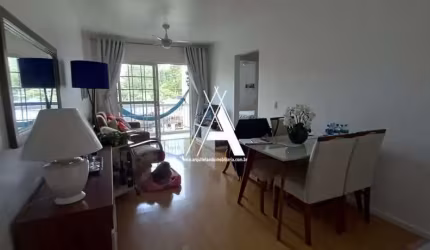 Apartamento com excelente localização, na Várzea, com 2 Quartos e Varanda.