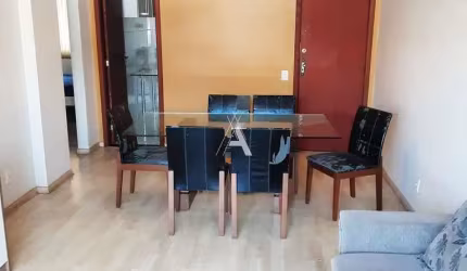 Apartamento de 2 Quartos com Suíte, Móveis Planejados e Dependência no Centro