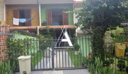 Charmosa casa 3 Quartos em Condomínio cercado pela natureza 15 minutos do Centro