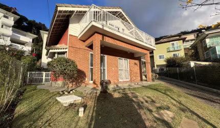 Casa à venda em condomínio em Teresópolis no bairro da Tijuca