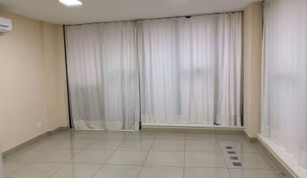 Sala Comercial em condomínio moderno no Centro de Teresópolis