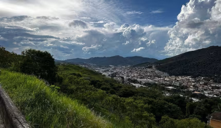 Terreno à venda no Jardim Planalto, Poços de Caldas  por R$ 350.000