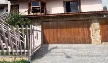 Casa com 3 quartos à venda no Parque Vivaldi Leite Ribeiro, Poços de Caldas , 330 m2 por R$ 1.200.000