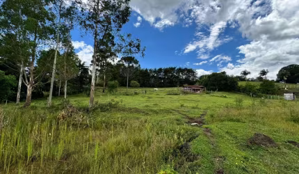 Terreno à venda no Centro, Caldas  por R$ 210.000