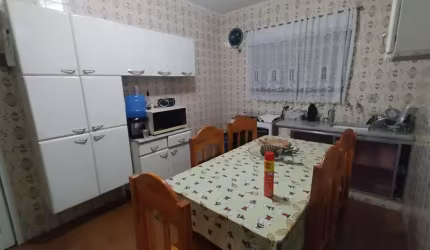 Casa com 3 quartos à venda no Centro, Poços de Caldas , 150 m2 por R$ 1.600.000