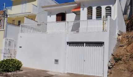 Casa com 3 quartos à venda no Jardim Vitória, Poços de Caldas , 162 m2 por R$ 450.000