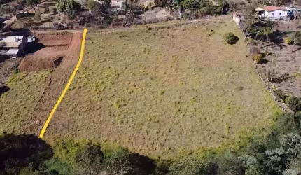 Terreno à venda no Centro, Caldas  por R$ 100.000