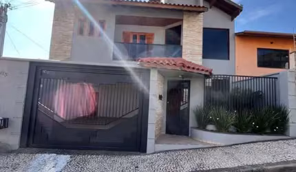 Casa com 4 quartos à venda no Jardim Amaryllis, Poços de Caldas , 430 m2 por R$ 1.458.000