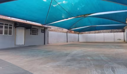 Ponto comercial com 1 sala para alugar no Centro, Poços de Caldas , 200 m2 por R$ 3.500
