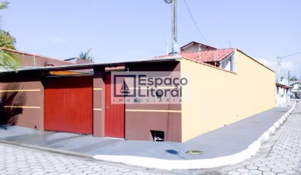 Linda casa com piscina, 3 suítes e varanda gourmet a venda!