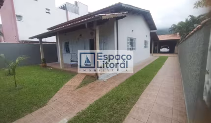 Casa com 3 dormitórios à venda, 198 m² por R$ 720.000 - Massaguaçu - Caraguatatuba/SP