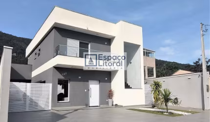 Execelente sobrado em condominio