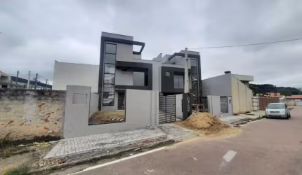 SOBRADO ALTO PADRÃO EM ARAUCÁRIA COM 133,29M²