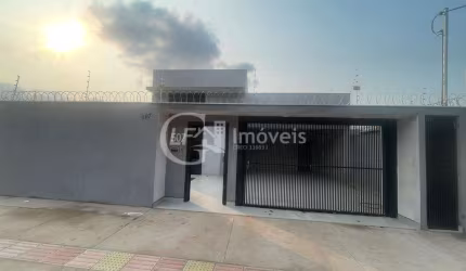 Imperdível! Casa à venda em Campo Grande-MS, Vila Morumbi, 3 quartos, 1 suíte, 3 salas, 4 banheiros, 2 vagas, 165m².
