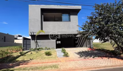Imperdível oportunidade! Casa à venda em Alphaville Campo Grande-MS com 3 quartos, 3 suítes, 3 salas e 330m². Confira!