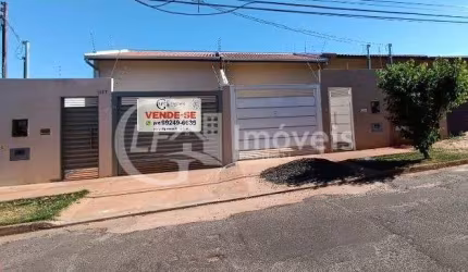 Imperdível casa à venda em Campo Grande-MS, Vila Palmira: 3 quartos, 1 suíte, 2 salas, 2 banheiros, 2 vagas, 107m²!