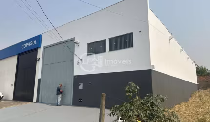 Barracão Comercial para Locação em Campo Grande-MS, Bairro Nova Lima: 1 Sala, 1 Banheiro, 300m² de Área.