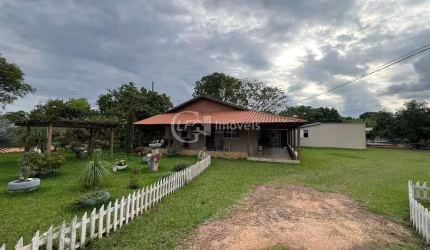 Chácara à venda em Campo Grande-MS, bairro Chácara das Mansões: 2 quartos, 1 suíte, 2 salas, 2 banheiros, 4 vagas, 296m².