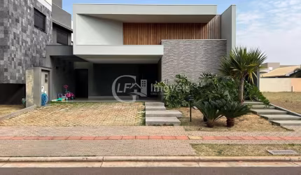 Casa à venda em Campo Grande-MS, Alphaville II: 2 quartos, 2 suítes, 3 salas, 2 banheiros, 4 vagas de garagem, 238m².