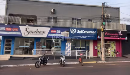 Imperdível oportunidade: Casa comercial de alto padrão à venda em Coxim-MS, no Centro! 3 quartos, 1 suíte, 1 sala, 5 banheiros, 1 vaga de garagem, 180m² de área.