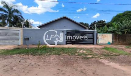Casa à venda em Campo Grande-MS, bairro Centenário: 2 quartos, 1 suíte, 1 sala, 3 banheiros, 4 vagas de garagem, 208m².
