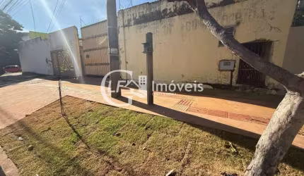 Aluguel de Barracão Comercial: 3 Salas, 2 Banheiros, 216m² no Bairro Pioneiros em Campo Grande-MS