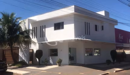 Salão Comercial à Venda em Campo Grande-MS, Bairro Mata do Jacinto - 2 Salas, 3 Banheiros, 4 Vagas de Garagem, 227m²!